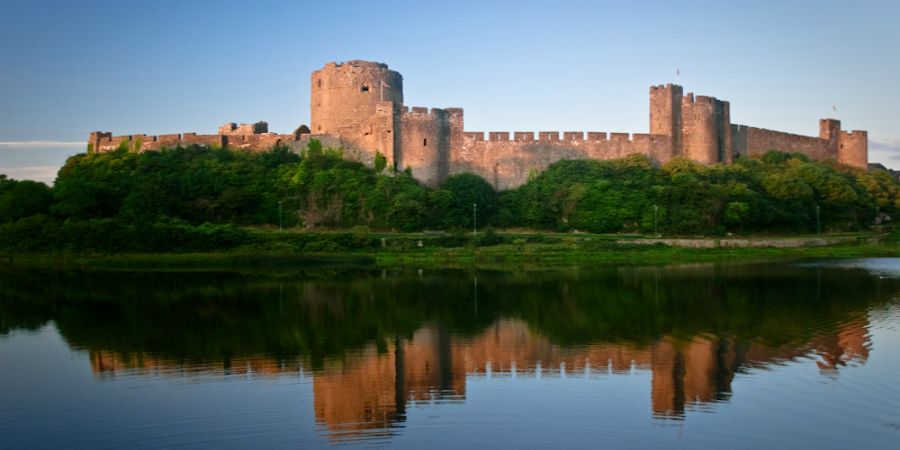  photo Pembroke_Castle_-_June_2011_zpsiqbz9f6n.jpg