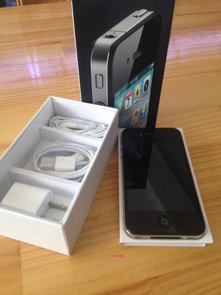 Iphone 4 , 16GB , màu đen , bản quốc tế . Chưa sửa chữa . Giá mềm .