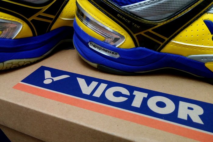 sale raket fleet t8 2 sepatu victor sh a820 e tas sale raket fleet t8 2 sepatu victor sh a820 e tas